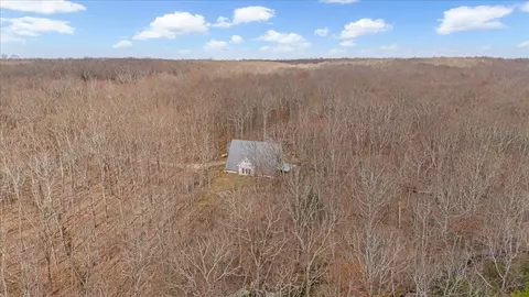 558 Hanging Rock Dr, Altamont, TN 37301
