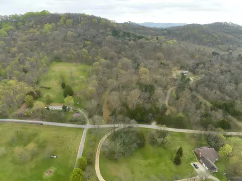 2480 Lick Creek Rd, Hartsville, TN 37074
