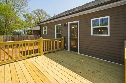 Exterior - 120 23rd Ave E, Springfield, TN 37172 photo 6 of 7