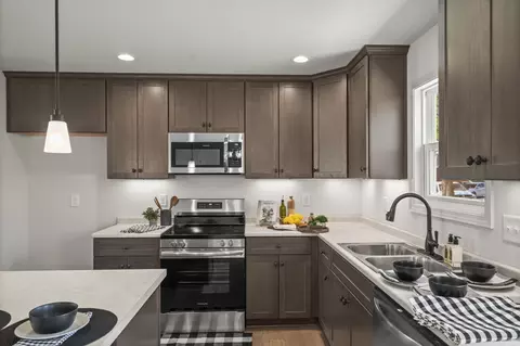 Kitchen - 120 23rd Ave E, Springfield, TN 37172 photo 3 of 4
