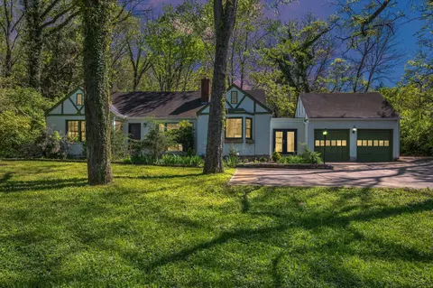 3809 Harding Pl, Nashville, TN 37215