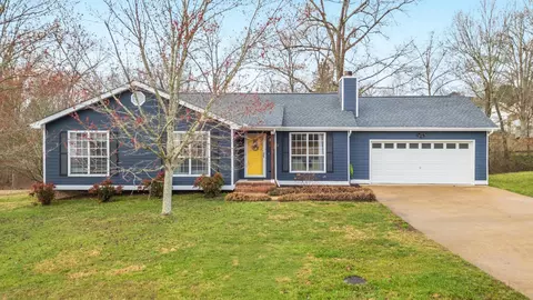 2229 N Fork Dr, Soddy Daisy, TN 37379