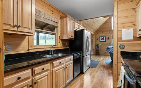 Kitchen - 45 Deep Woods Dr, Dunlap, TN 37327 photo 1 of 2