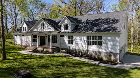 3370 Mahlon Moore Rd, Spring Hill, TN 37174