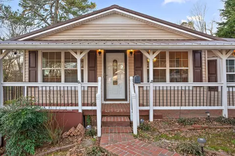 1325 Fernwood Dr, La Fayette, GA 30728