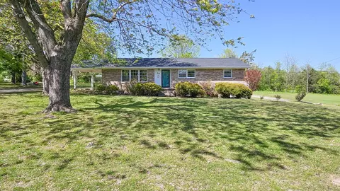 26 Simmons Rd, Fayetteville, TN 37334