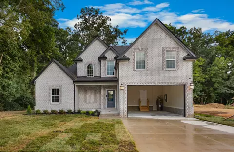 2240 Dottie Ln, Clarksville, TN 37043