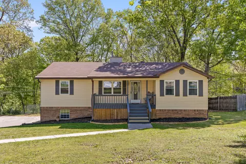 1425 Marrick Dr, Soddy Daisy, TN 37379