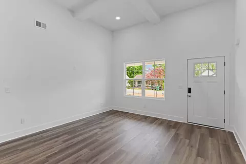 Living - 317 Cherry St, Madison, TN 37115 photo 1 of 1