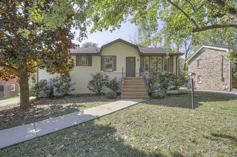 121 Lynhurst Cir, Hendersonville, TN 37075