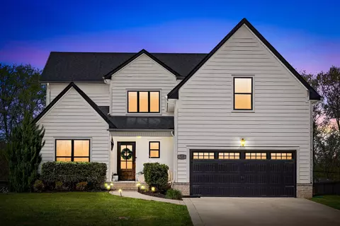 725 Garrett Ct, Clarksville, TN 37040