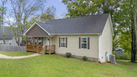 111 Pine St, Athens, TN 37303