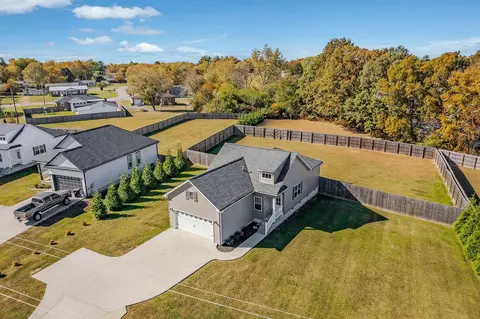 821 S Mountain St, Smithville, TN 37166