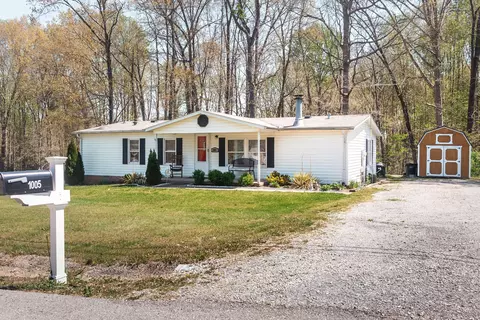 1005 Chris Dr, Portland, TN 37148