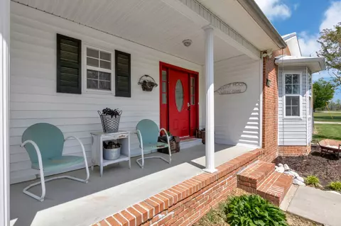 Exterior - 2643 Monroe Floyd Rd, Decherd, TN 37324 photo 5 of 14