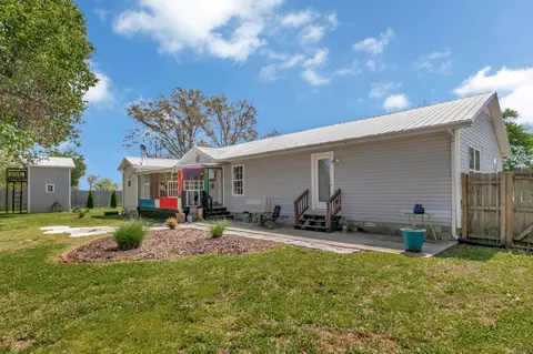 Exterior - 2643 Monroe Floyd Rd, Decherd, TN 37324 photo 8 of 14