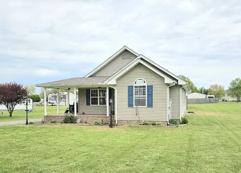 285 Browns Rd, Lafayette, TN 37083