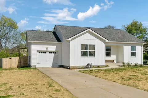1031 Waterford Cir, Clarksville, TN 37040