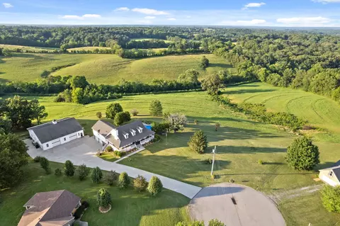 4216 Depot Ln, Cunningham, TN 37052