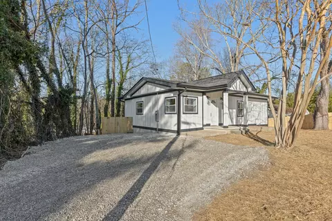 2 Lynn Garden Rd, Rossville, GA 30741