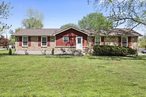 100 Scotch Ct, Hendersonville, TN 37075