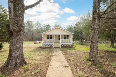 589 Dry Valley Rd, Rossville, GA 30741