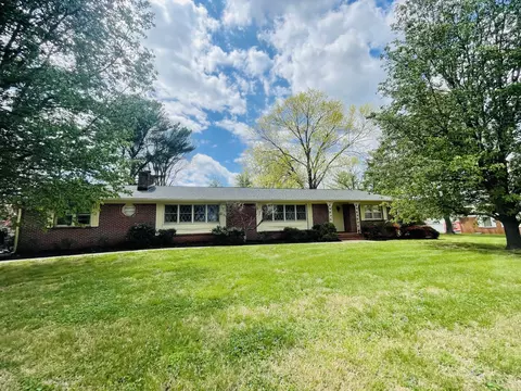 203 Mary Sharp Dr, Decherd, TN 37324