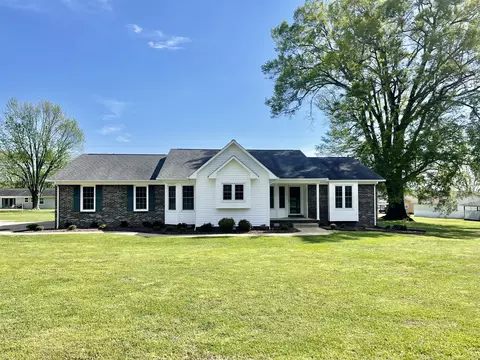 409 Douglas Dr, Lawrenceburg, TN 38464