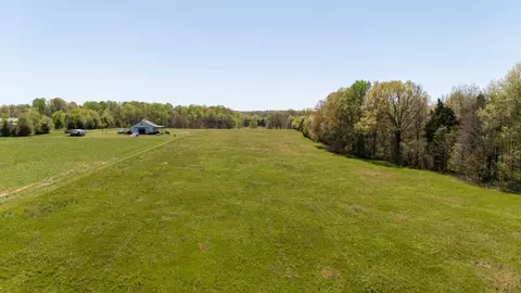 1037 Smith Thompson Rd, Bethpage, TN 37022