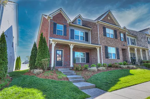 956 Innsbrooke Ave, Hendersonville, TN 37075