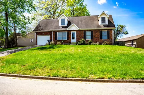 1712 Thistlewood Dr, Clarksville, TN 37042