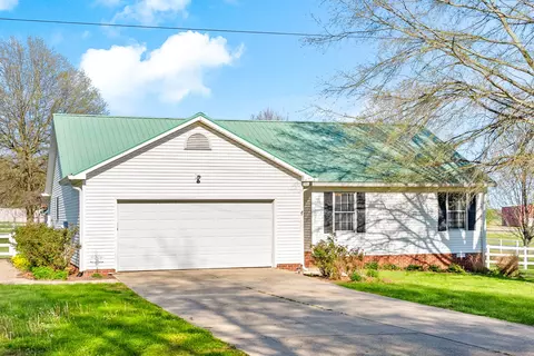5720 Cumbee Rd, Hopkinsville, KY 42240