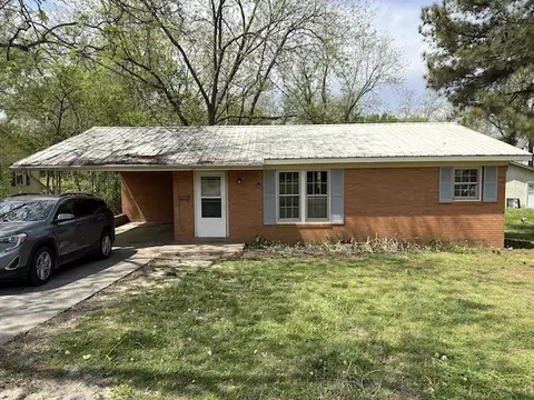 209 Avalon St, Greenfield, TN 38230