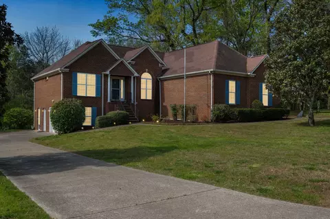 904 Everyman Ct, Columbia, TN 38401