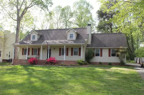 1719 Heathrow Dr, Cookeville, TN 38506