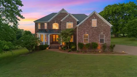 2058 Earl Pearce Cir, Mount Juliet, TN 37122