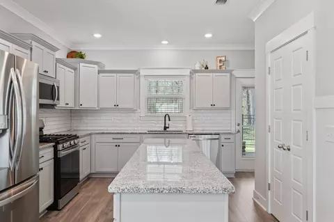 Kitchen - 1470 Cotillion Dr, Murfreesboro, TN 37128 photo 2 of 3