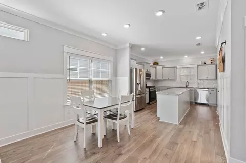 Dining - 1470 Cotillion Dr, Murfreesboro, TN 37128 photo 1 of 1