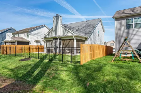 Exterior - 1470 Cotillion Dr, Murfreesboro, TN 37128 photo 5 of 13