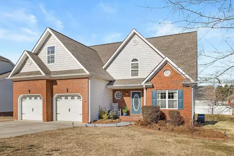 135 Big Creek Ln, Ringgold, GA 30736