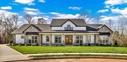702 Sandringham Ct, Clarksville, TN 37043