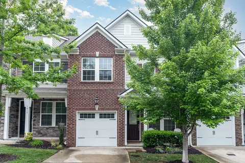 1015 Livingstone Ln, Mount Juliet, TN 37122