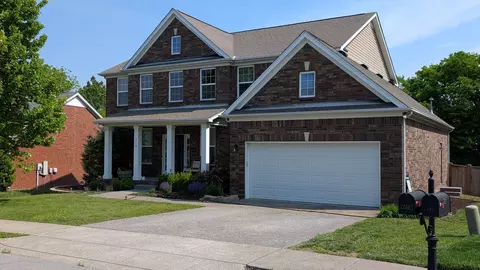 Exterior - 710 Crestmark Dr, Mount Juliet, TN 37122 photo 2 of 8