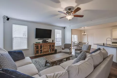 Living - 710 Crestmark Dr, Mount Juliet, TN 37122 photo 3 of 6