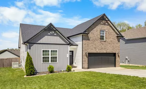 471 Hawkins Rd, Clarksville, TN 37040