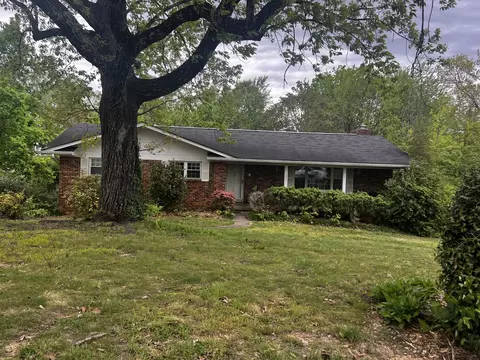 1321 Clearpoint Dr, Hixson, TN 37343