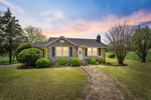19 Liberty Rd, Fayetteville, TN 37334