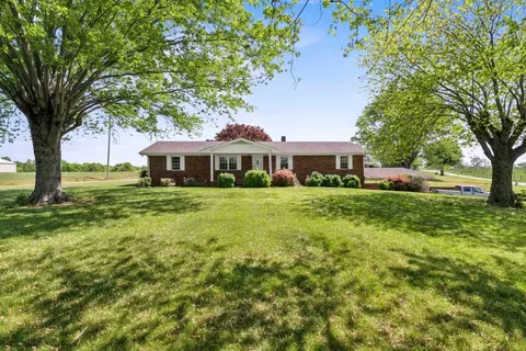 702 Williams Rd, Lafayette, TN 37083