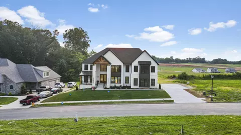 827 Shady Bluff Trl, Clarksville, TN 37043