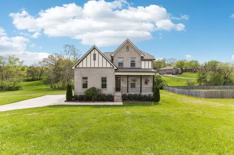 1025 Glover Hills Dr, Springfield, TN 37172